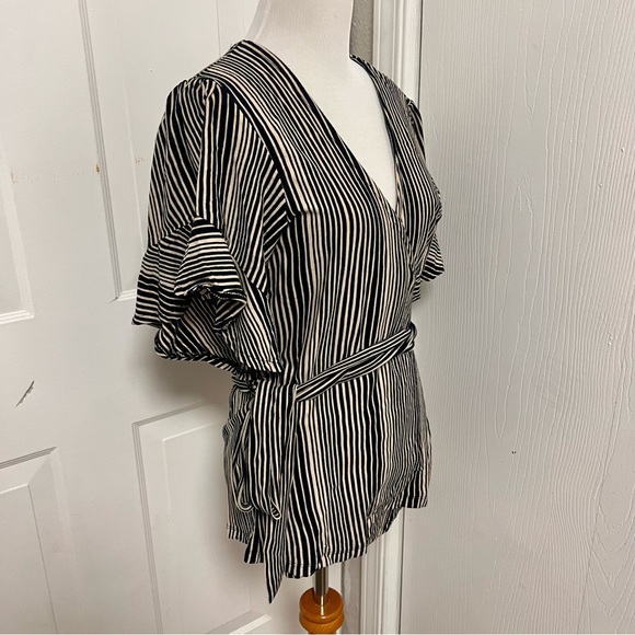 Free People Wrapped Around My Finger Wrap Top B2 - Picture 4 of 7